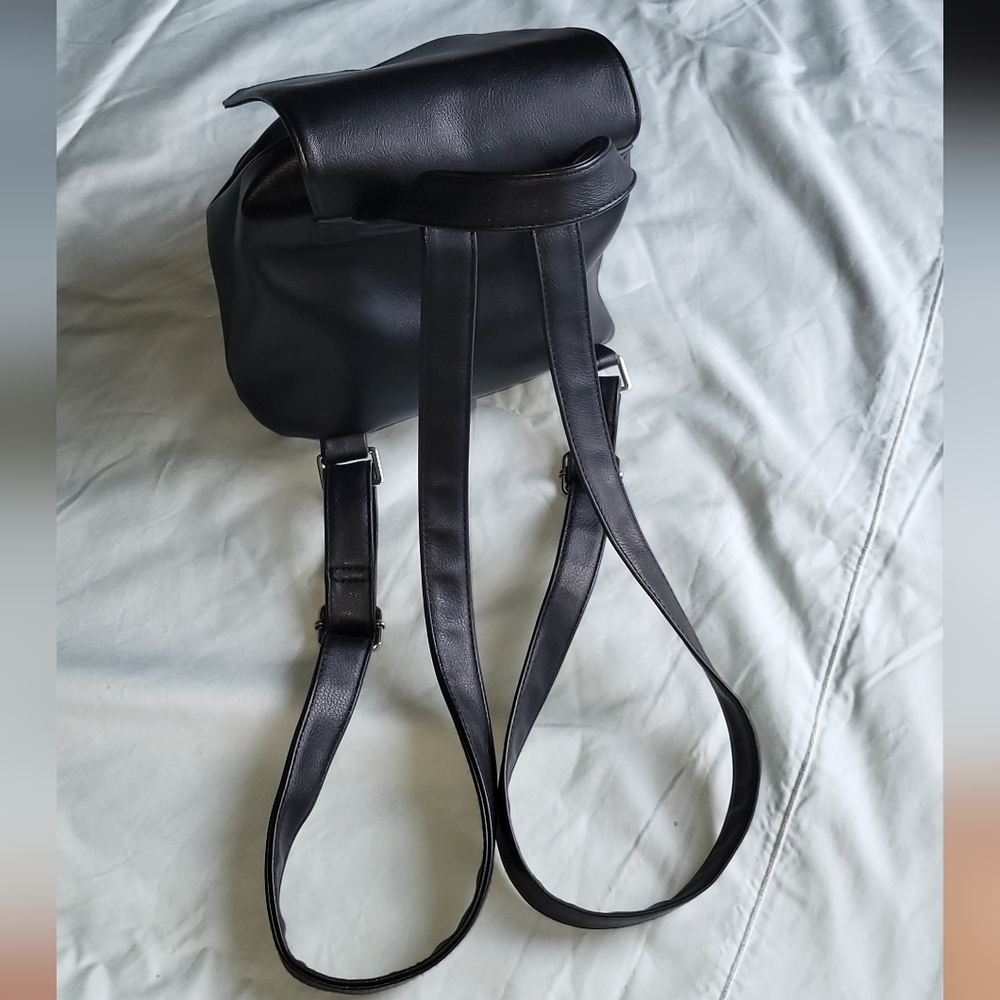 Mini Backpack - Picture 6 of 9